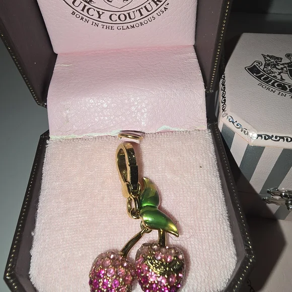 FREE WITH JC DAYDREAMER OR TOTE PURCHASE - Picture 4 of 5